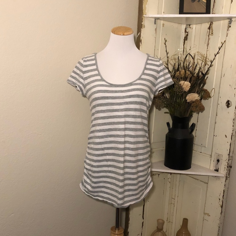SOLD ELSEWHERE Old Navy Maternity Tee